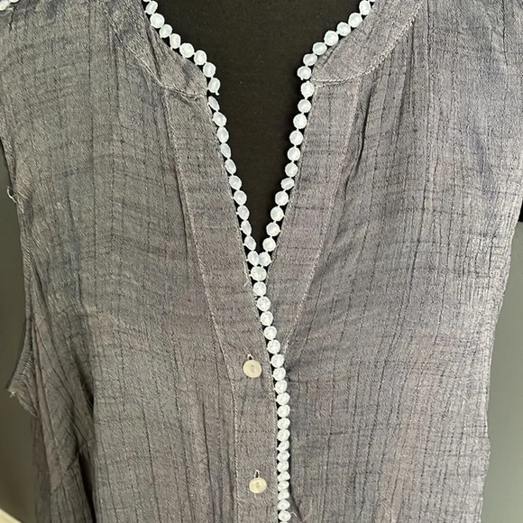 Zac & Rachel navy silky crinkle baby blue crochet trim long tunic. Button front - Picture 3 of 6